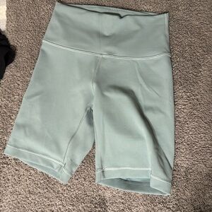 Lululemon Wunder Train Biker shorts